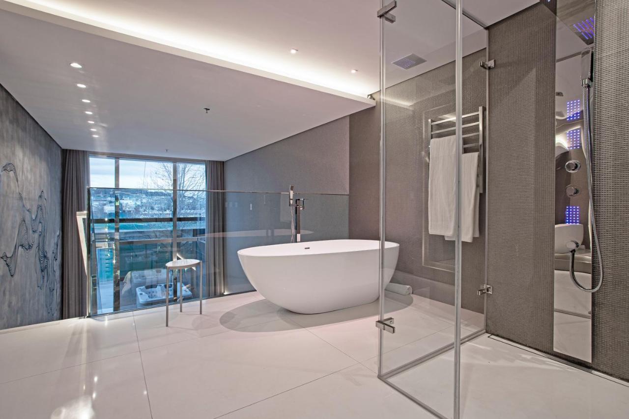 Suryaa Hotel Pinhais, Curio Collection By Hilton Exterior foto