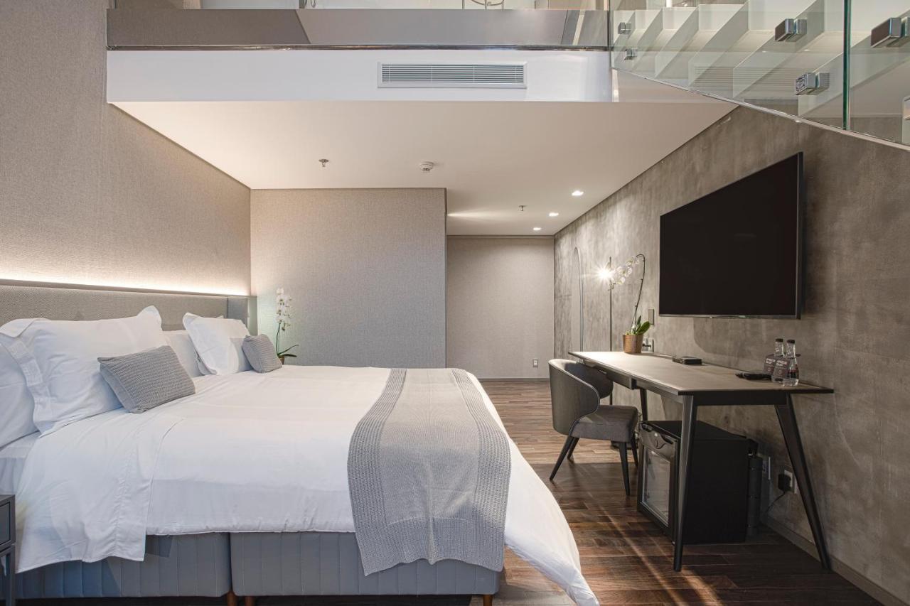 Suryaa Hotel Pinhais, Curio Collection By Hilton Exterior foto